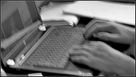 Wikimedia Commons https://upload.wikimedia.org/wikipedia/commons/9/98/Deadline_%21_%287320523564%29.jpg