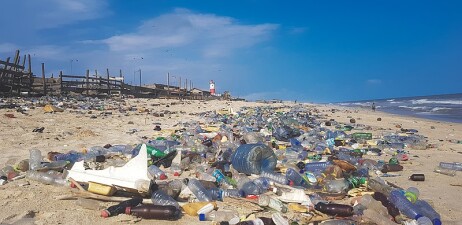 Plastic Pollution covering Accra beach, Wikimedia Commons https://commons.wikimedia.org/wiki/File:Plastic_Pollution_in_Ghana.jpg