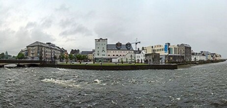 Giorgio Galeotti, Incoming storm, Galway: Wikimedia Commons https://commons.wikimedia.org/wiki/File:Incoming_Storm_-_Galway,_Ireland_-_August_11,_2008.jpg 